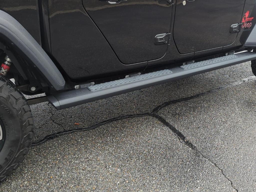 used 2020 Jeep Gladiator car, priced at $33,000