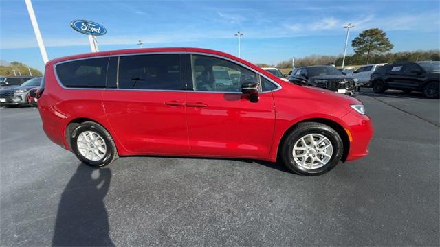 used 2025 Chrysler Pacifica car, priced at $31,500