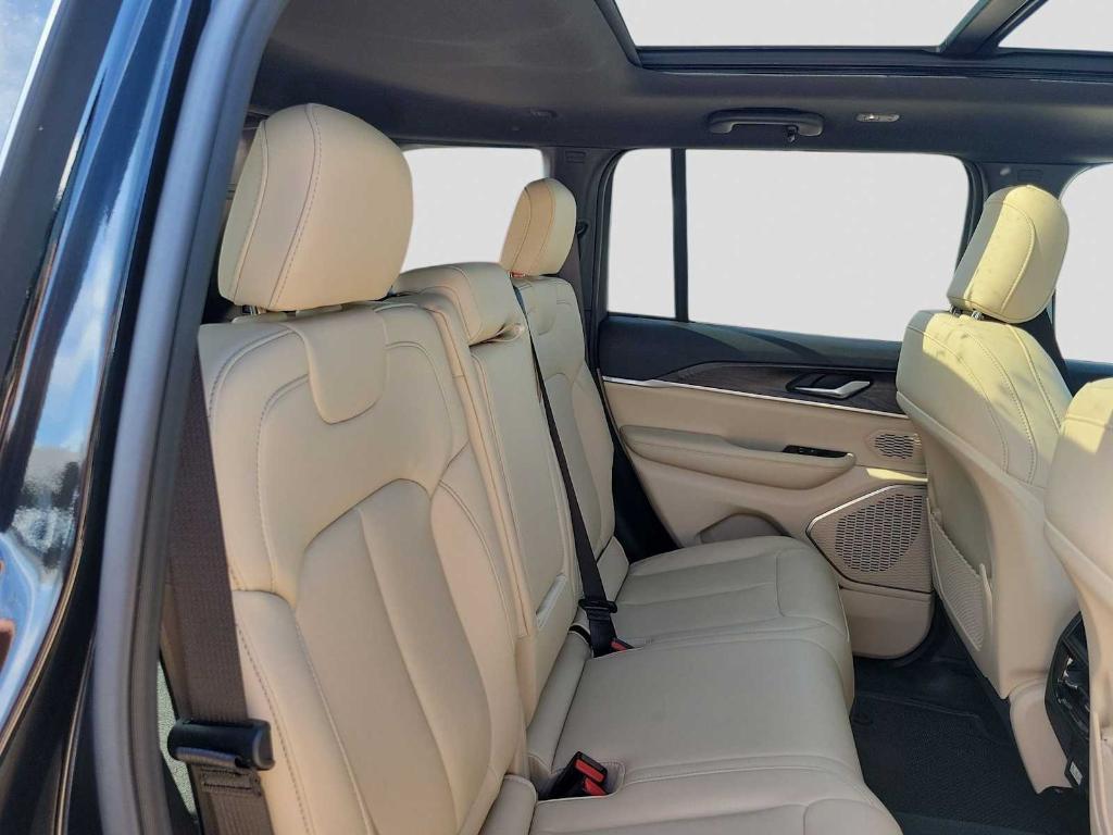 new 2026 Jeep Grand Cherokee car, priced at $44,040
