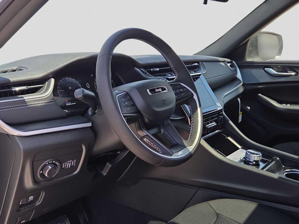new 2026 Jeep Grand Cherokee L car, priced at $44,385