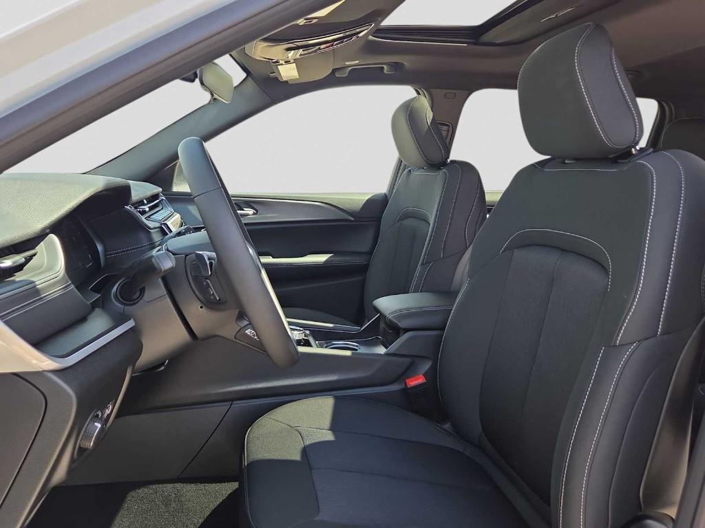 new 2026 Jeep Grand Cherokee L car, priced at $44,385