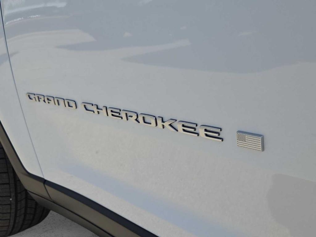new 2026 Jeep Grand Cherokee L car, priced at $44,385