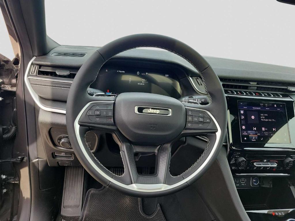 new 2025 Jeep Grand Cherokee car, priced at $33,628