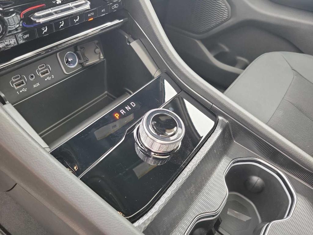 new 2025 Jeep Grand Cherokee car, priced at $33,628