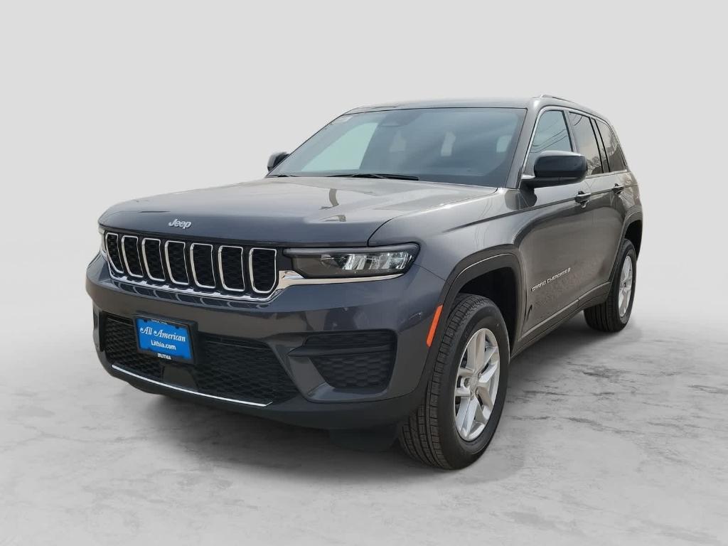 new 2025 Jeep Grand Cherokee car, priced at $33,628