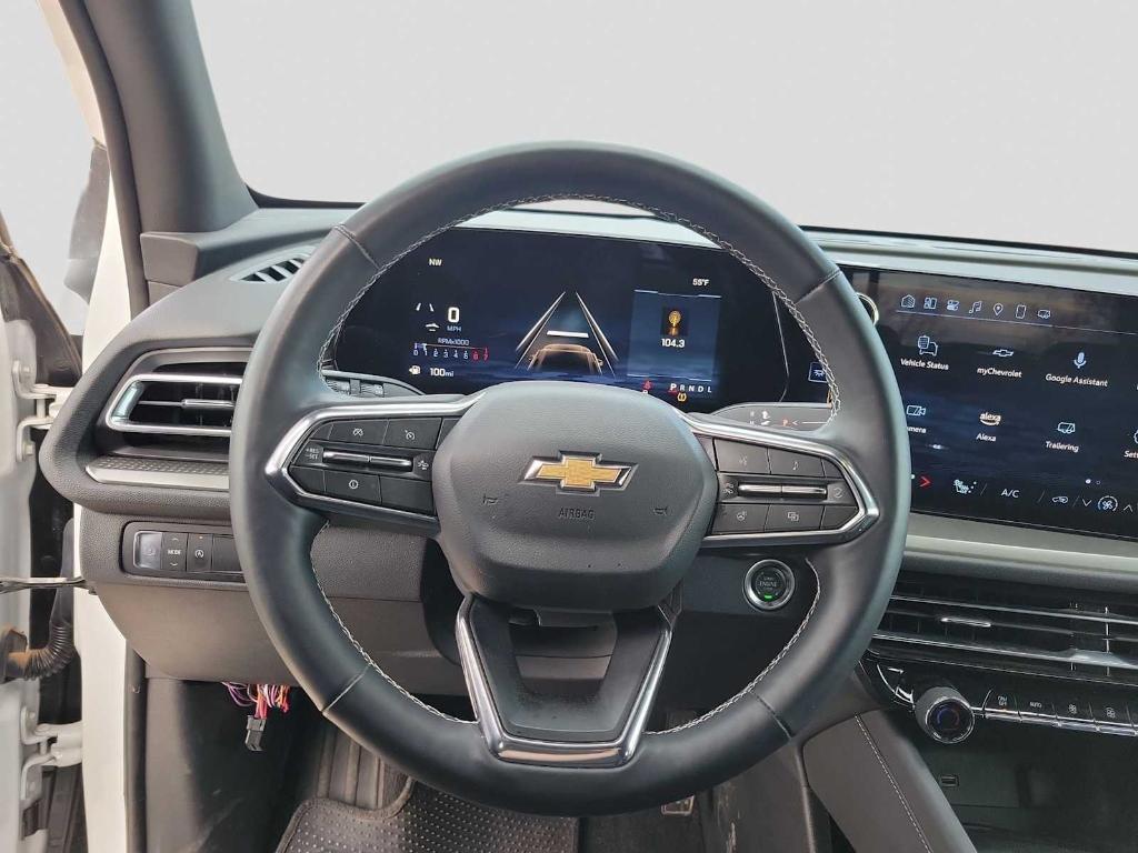 used 2025 Chevrolet Traverse car, priced at $34,995