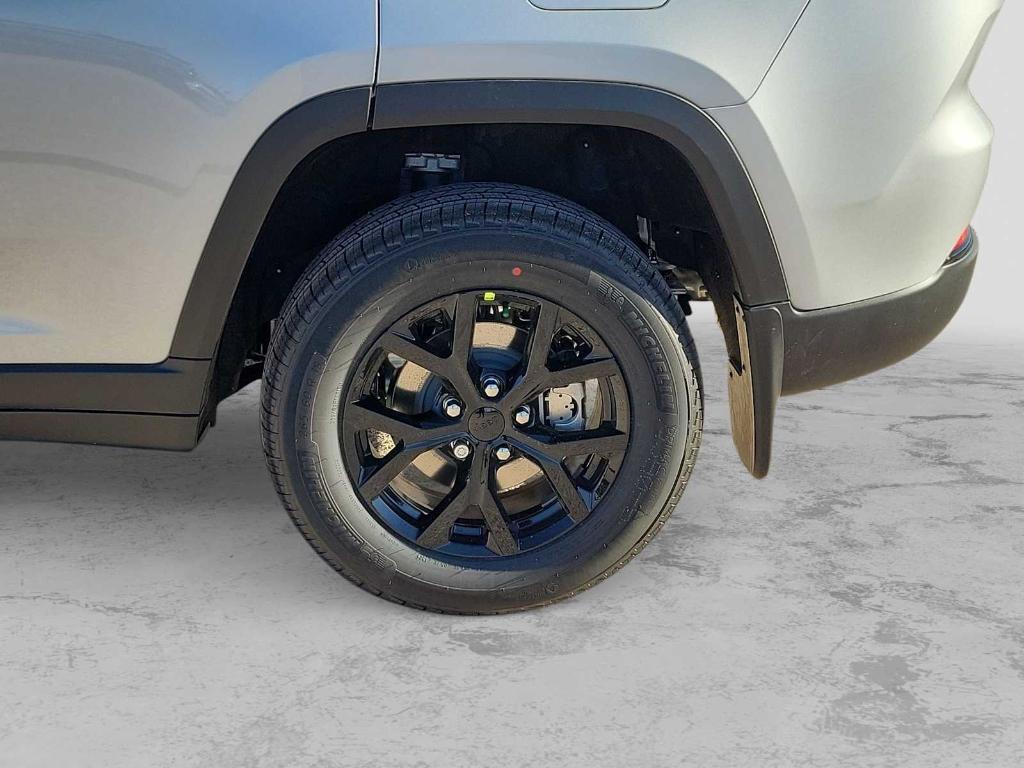 new 2025 Jeep Grand Cherokee car, priced at $39,190