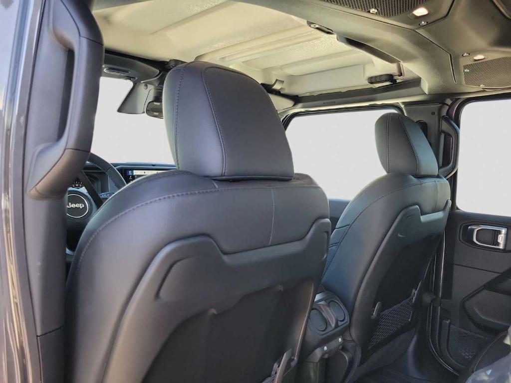 new 2026 Jeep Gladiator car, priced at $48,860
