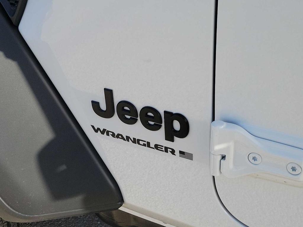 new 2026 Jeep Wrangler car, priced at $40,347