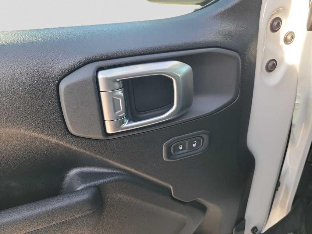 new 2026 Jeep Wrangler car, priced at $40,347