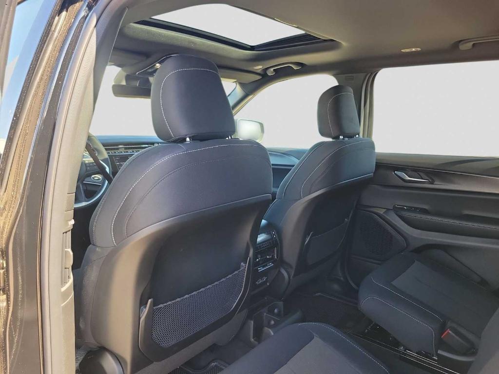 new 2026 Jeep Grand Cherokee L car, priced at $43,939