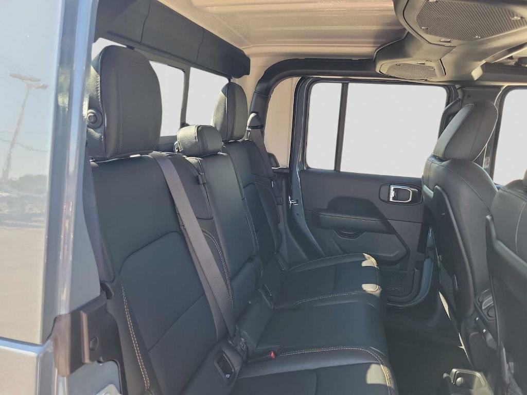 new 2025 Jeep Gladiator car, priced at $44,160