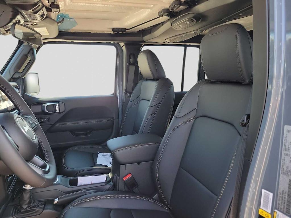 new 2025 Jeep Gladiator car, priced at $44,160