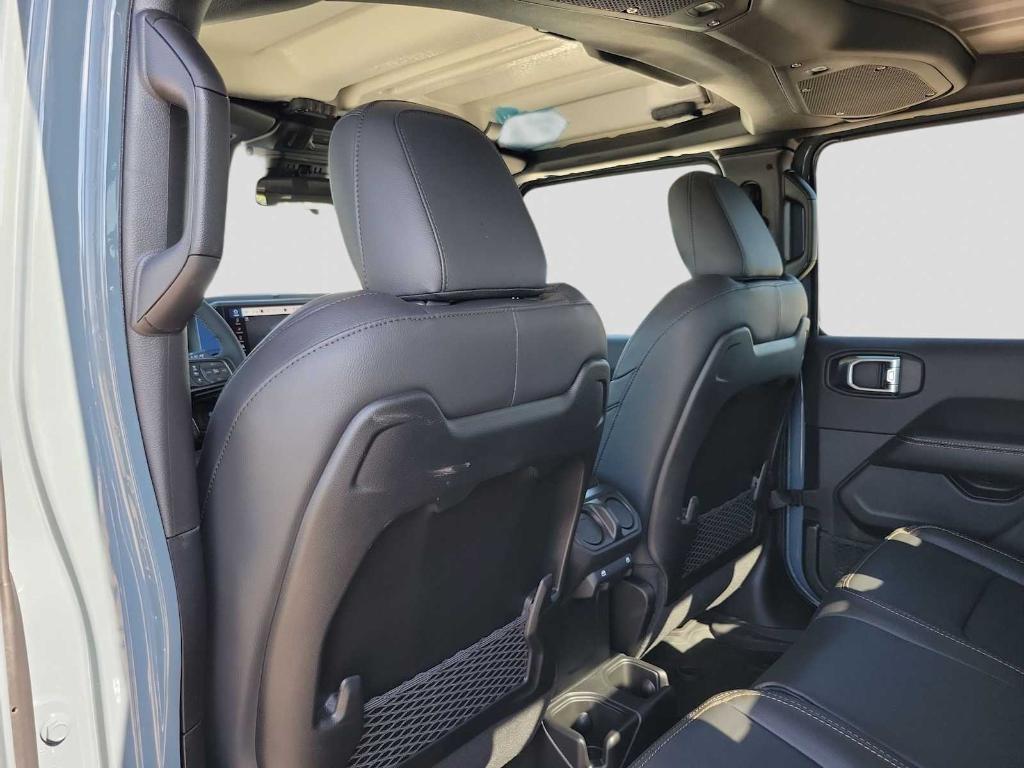 new 2025 Jeep Gladiator car, priced at $44,160