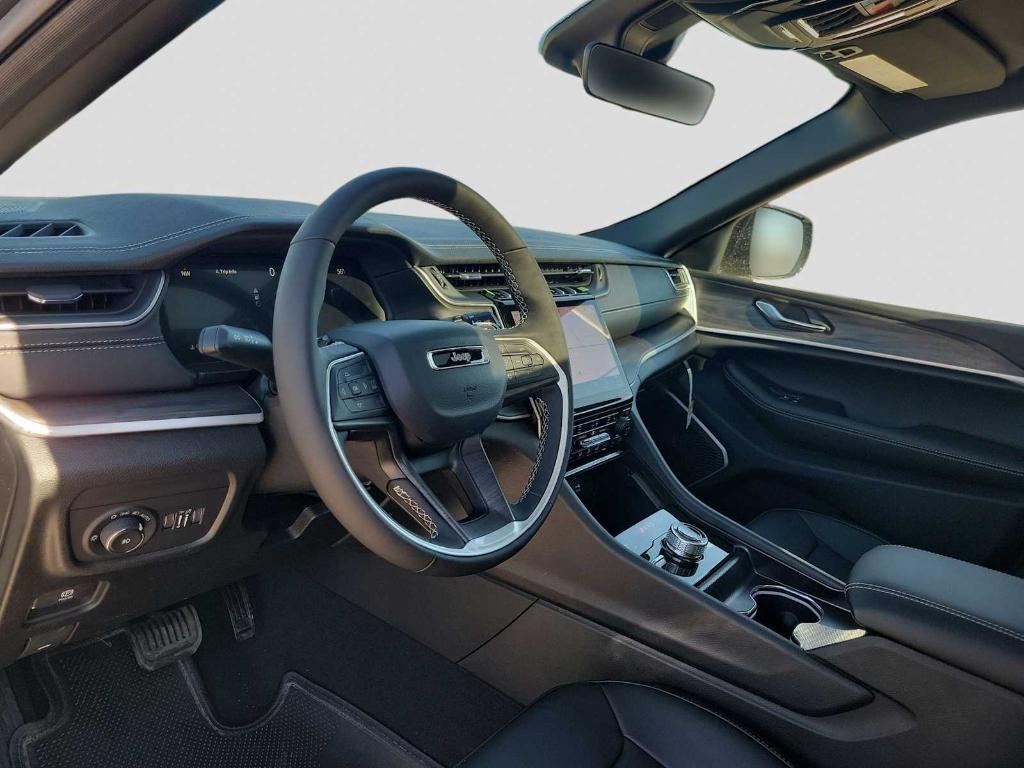 new 2025 Jeep Grand Cherokee car, priced at $46,259