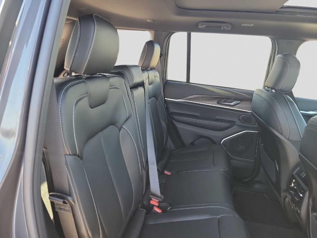 new 2025 Jeep Grand Cherokee car, priced at $46,259