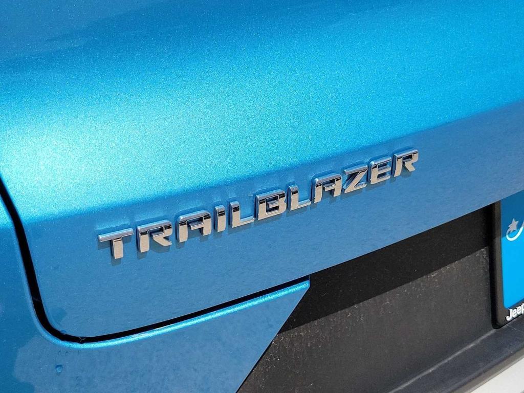 used 2025 Chevrolet TrailBlazer car, priced at $24,114