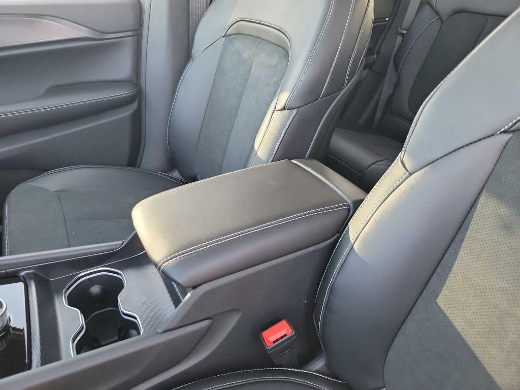 new 2025 Jeep Grand Cherokee car, priced at $37,547