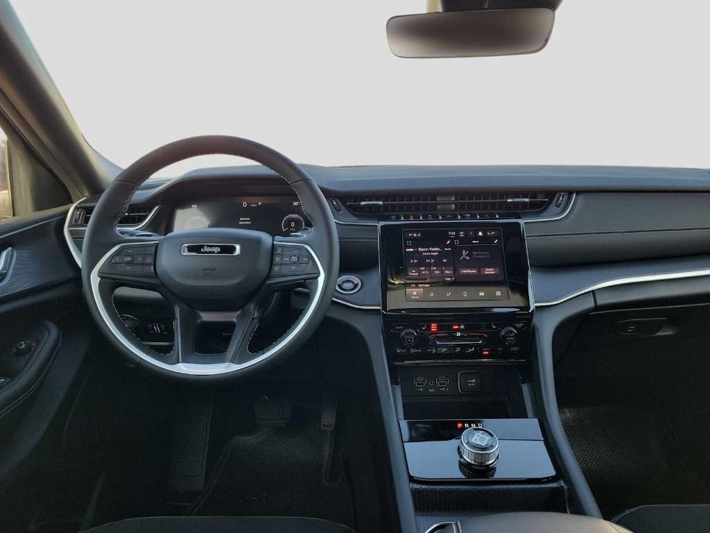 new 2025 Jeep Grand Cherokee car, priced at $37,547