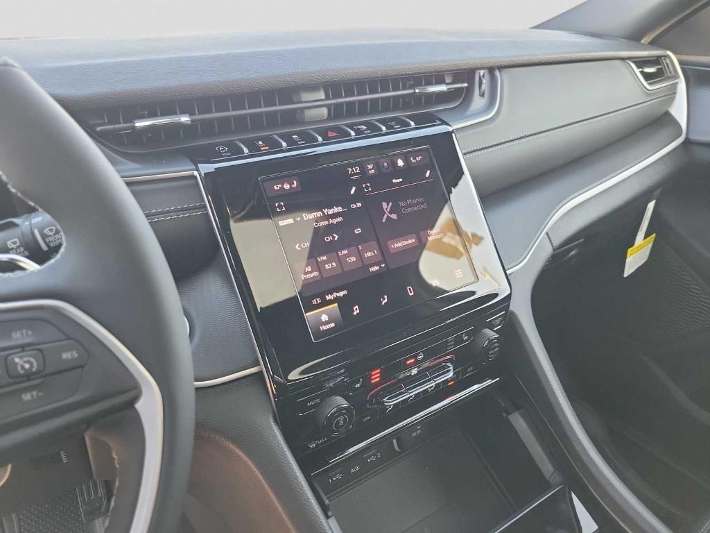 new 2025 Jeep Grand Cherokee car, priced at $37,547