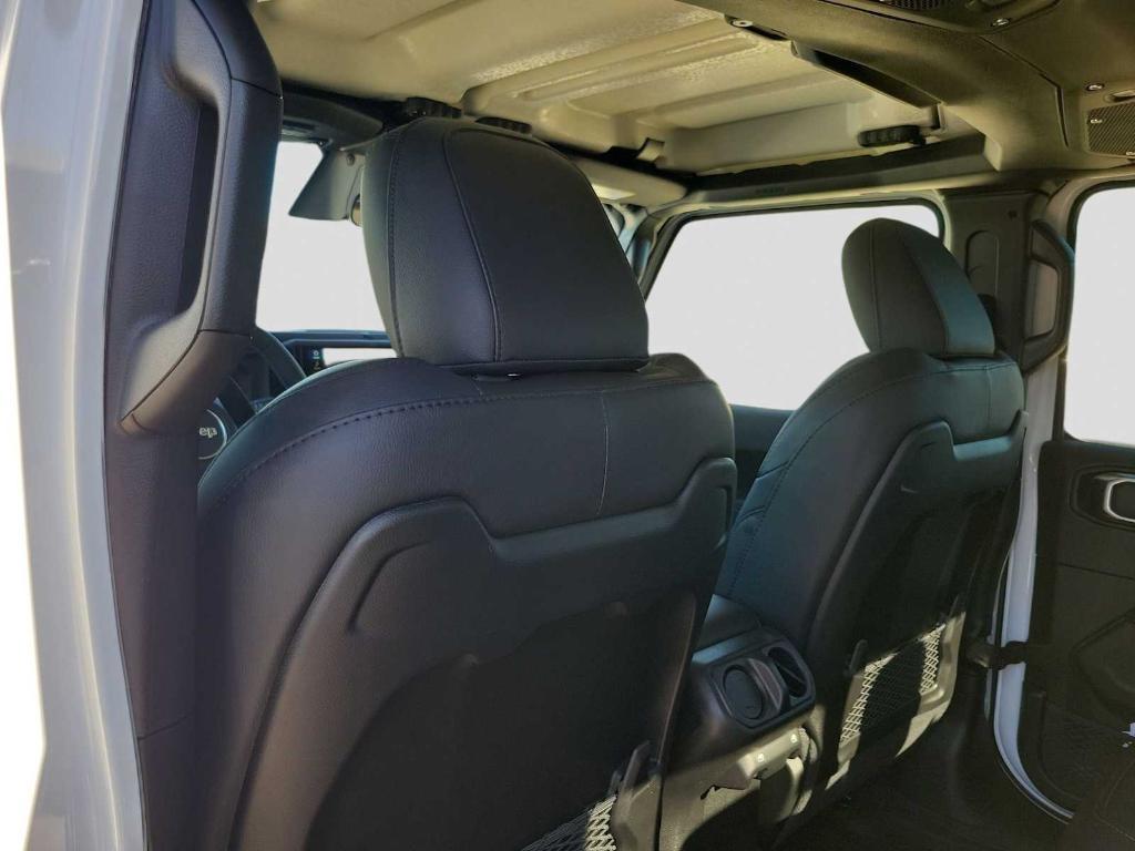 new 2026 Jeep Gladiator car, priced at $49,040