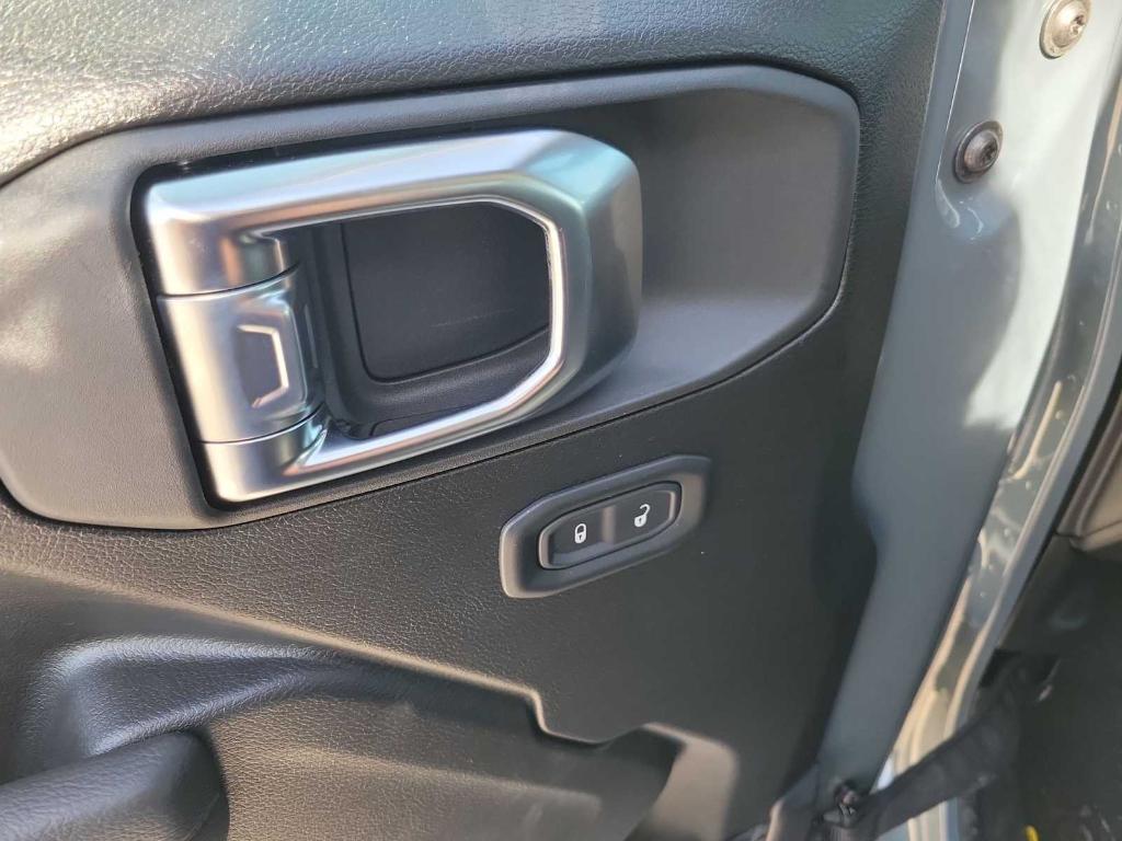 new 2026 Jeep Wrangler car, priced at $40,727