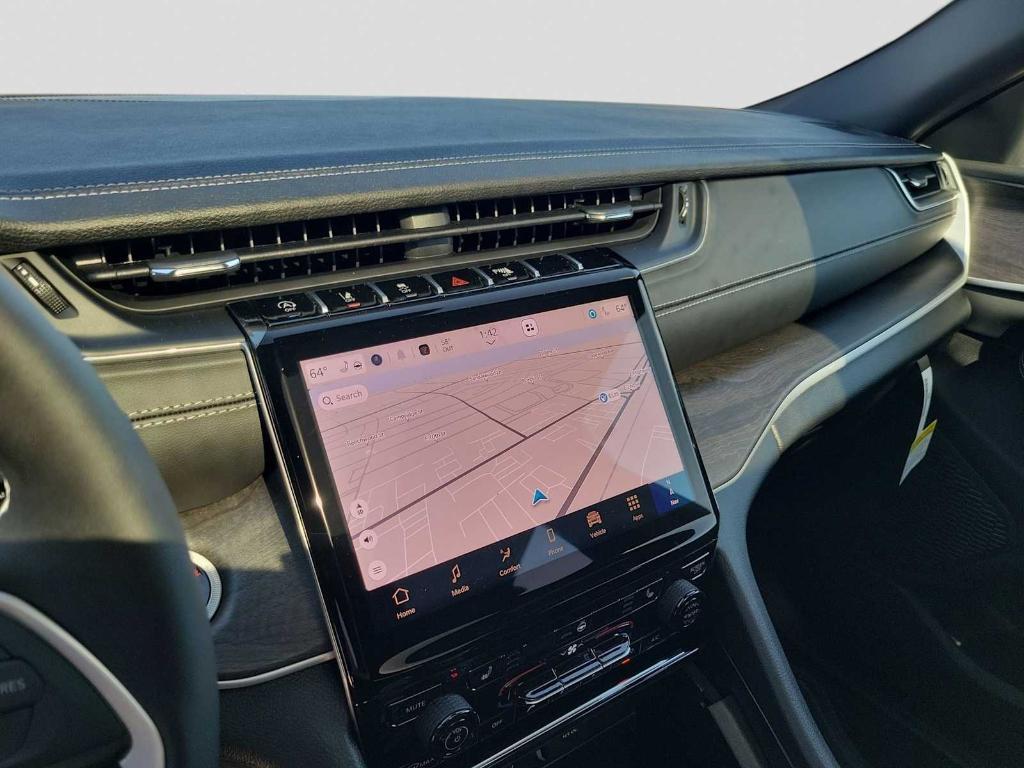 new 2025 Jeep Grand Cherokee car, priced at $44,126