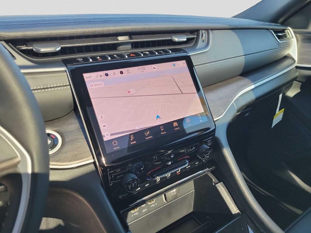 new 2025 Jeep Grand Cherokee car, priced at $42,322