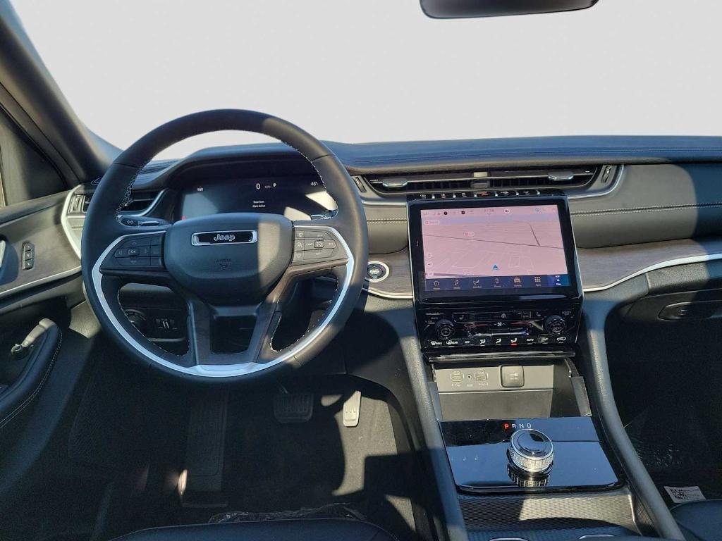new 2025 Jeep Grand Cherokee car, priced at $42,322