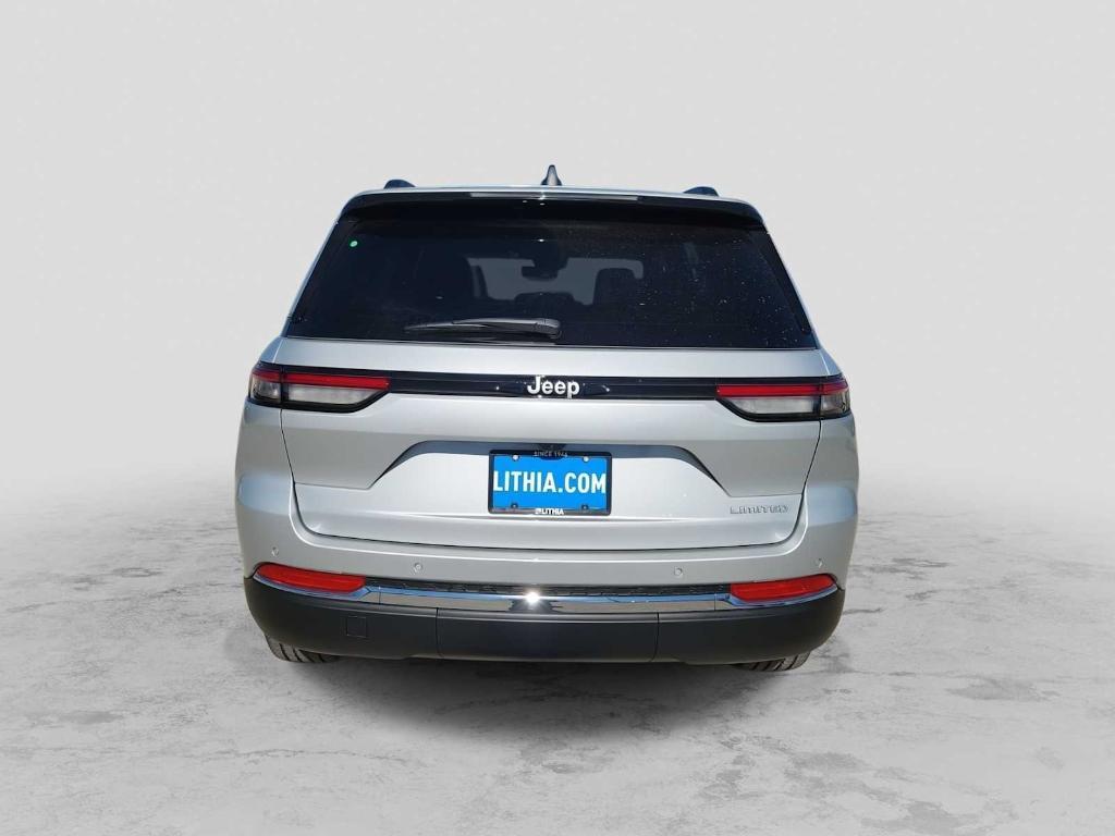 new 2025 Jeep Grand Cherokee car, priced at $42,322