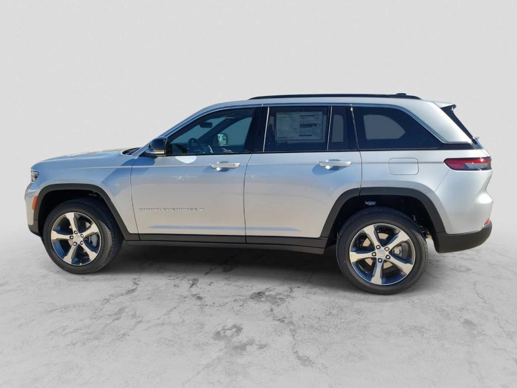 new 2025 Jeep Grand Cherokee car, priced at $42,322
