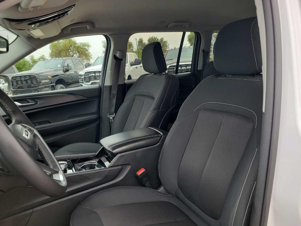 used 2023 Jeep Grand Cherokee car, priced at $24,999