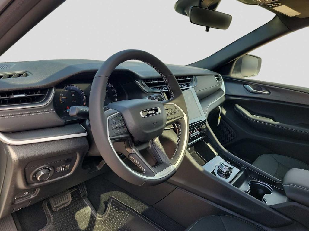 new 2026 Jeep Grand Cherokee car, priced at $41,374