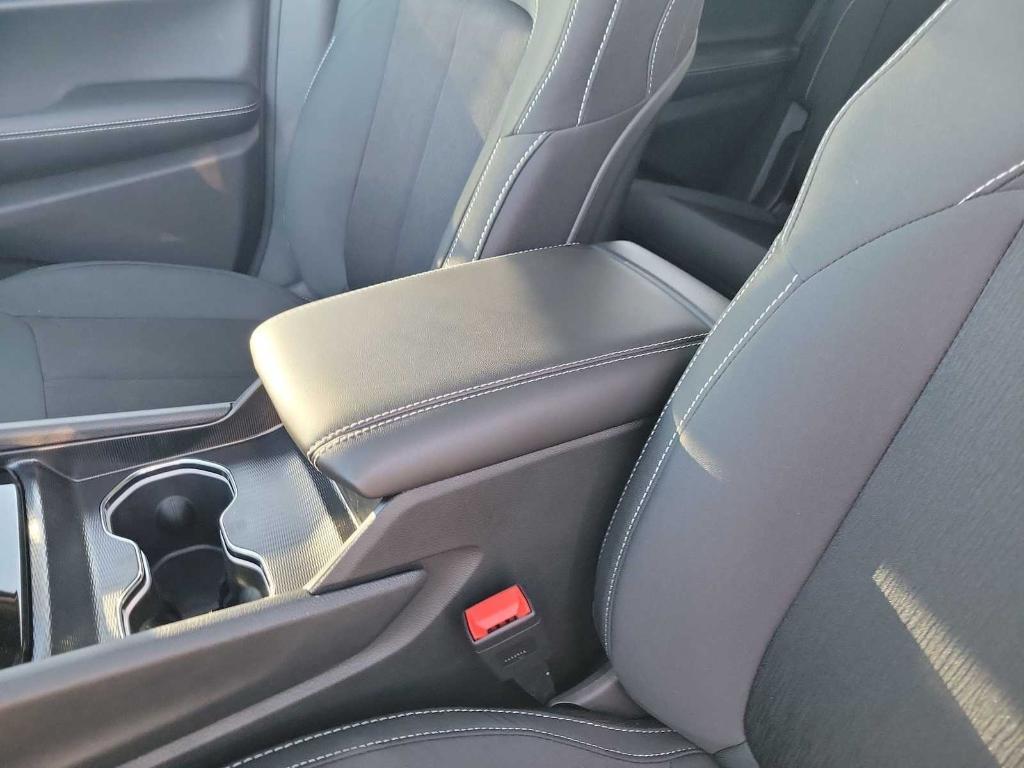 new 2025 Jeep Grand Cherokee car, priced at $40,125