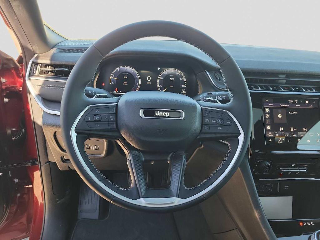 new 2025 Jeep Grand Cherokee car, priced at $40,125