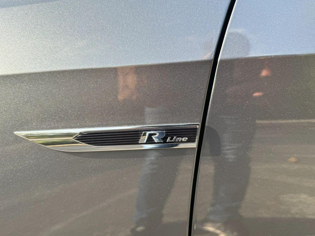 used 2017 Volkswagen Passat car