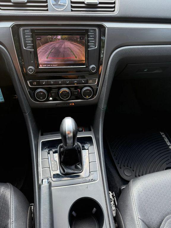 used 2017 Volkswagen Passat car