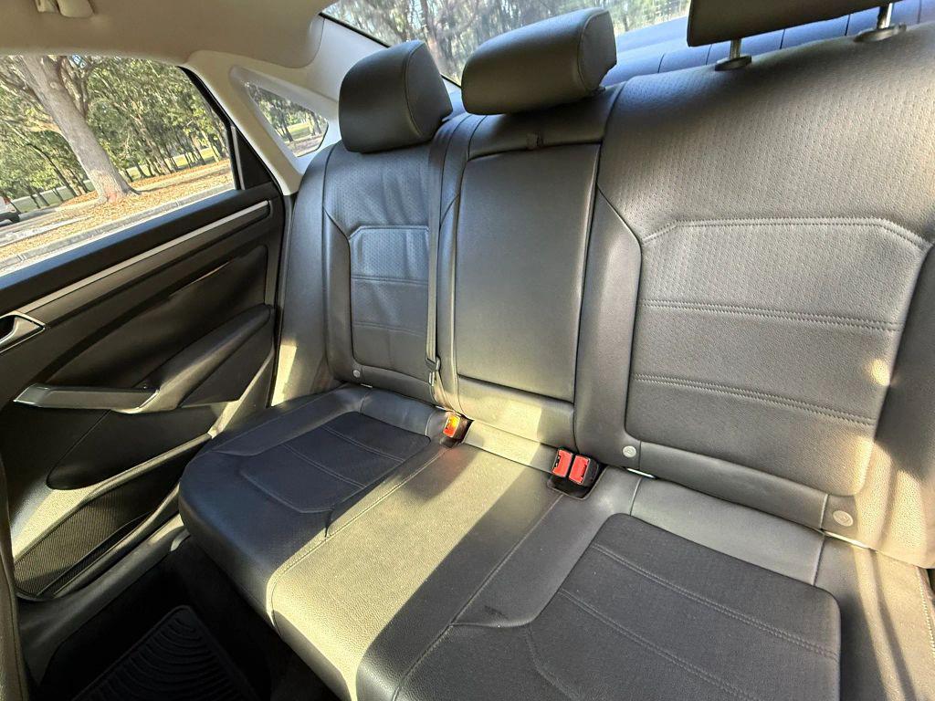 used 2017 Volkswagen Passat car