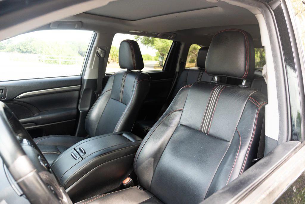 used 2019 Toyota Highlander car, priced at $18,988