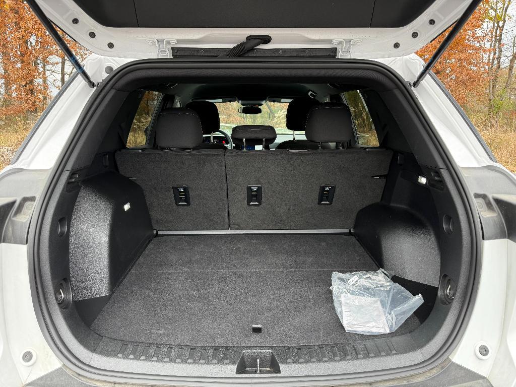 used 2025 Chevrolet Equinox car, priced at $26,500