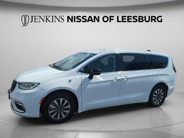 used 2024 Chrysler Pacifica Hybrid car, priced at $22,347
