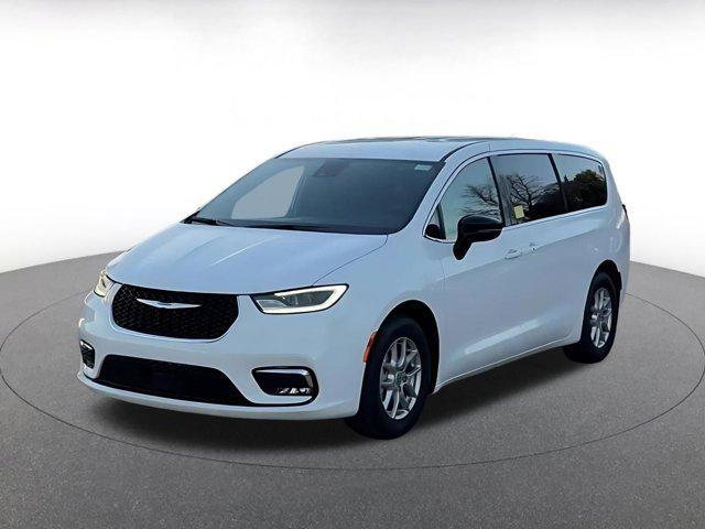 used 2025 Chrysler Pacifica car, priced at $30,788