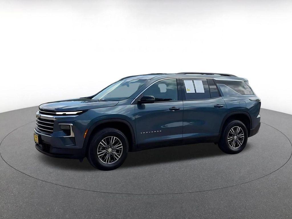 used 2025 Chevrolet Traverse car, priced at $37,995