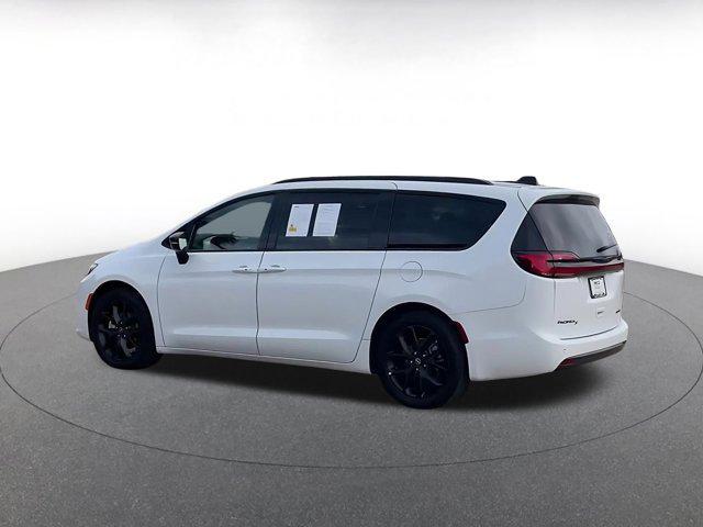 used 2025 Chrysler Pacifica car, priced at $35,240