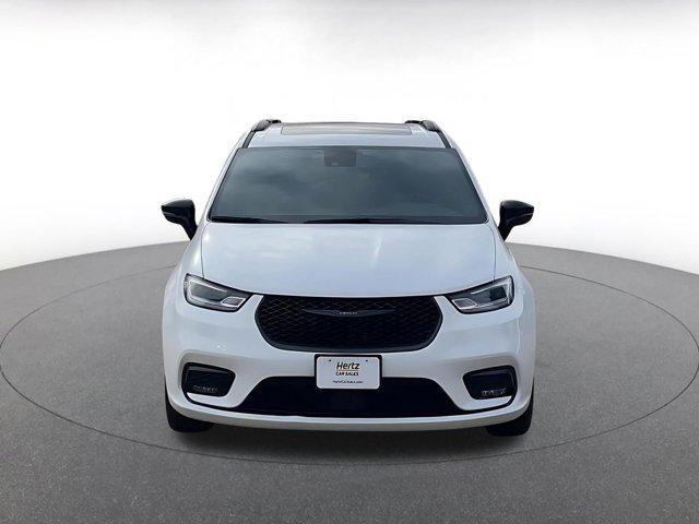 used 2025 Chrysler Pacifica car, priced at $35,240