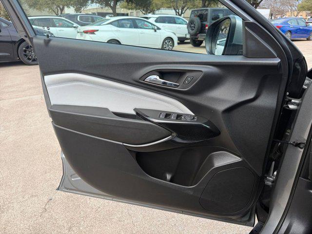 used 2025 Chevrolet Trax car, priced at $18,325