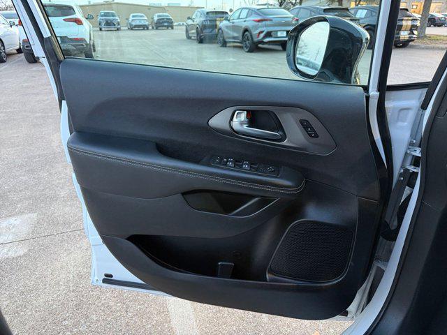 used 2025 Chrysler Pacifica car, priced at $29,760