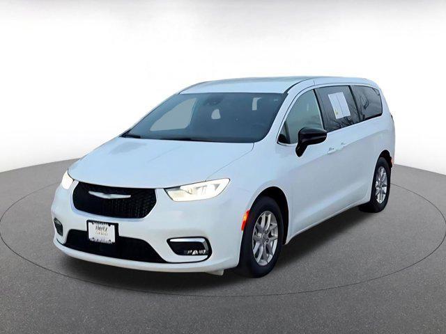 used 2025 Chrysler Pacifica car, priced at $29,760