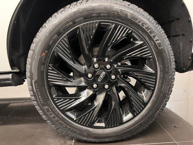 new 2025 Lincoln Navigator car, priced at $104,590