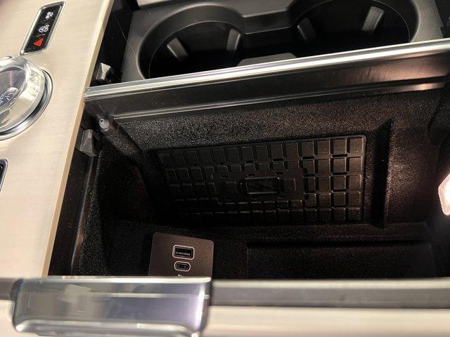 new 2025 Lincoln Navigator car, priced at $99,865